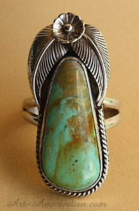 Bague South Western county longue en argent massif et turquoise, ornée de plumes d'aigles, fleur de cactus et corde d'argent