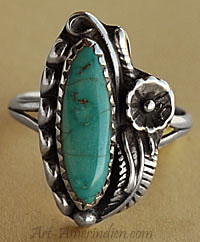 Bague amérindienne Navajo en argent et  turquoise, bijou amérindien signé par un indien Navajo.