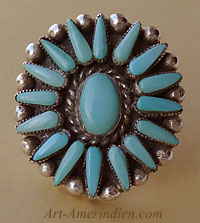 Bague Amérindienne Navajo en argent avec 17 turquoises bleues serties en petit points