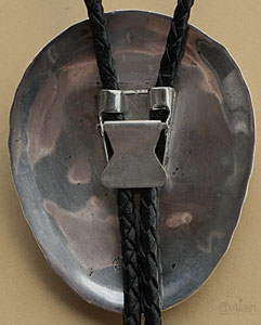 Navajo indian native american sterling silver and 12 k Gold G.F. skull bolo tie hallmarked Ma' Atsidii