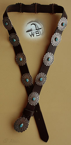 ceinture amérindienne Navajo 12 concha en argent massif et turquoises Morenci Mine, signée Wilson Begay