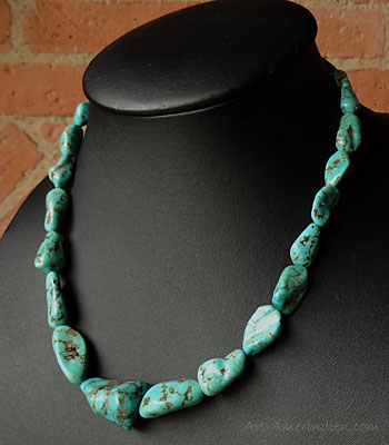 collier Navajo en gemmes de turquoises polies, bijou ethnique amérindien