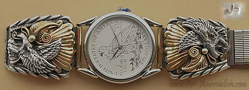 Montre bracelet extensible amérindienne Navajo, argent massif, symboles ethniques Aigle Western Américain, coquilles et plumes en Or